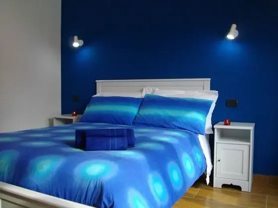 Büyük Yataklı Tek Kişilik Oda