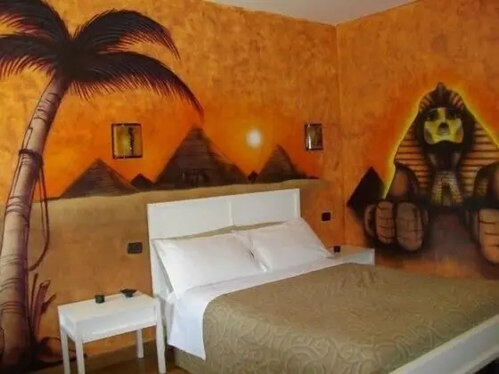 Büyük Yataklı Tek Kişilik Oda