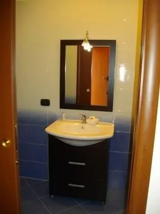 Büyük Yataklı Tek Kişilik Oda