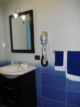 Büyük Yataklı Tek Kişilik Oda