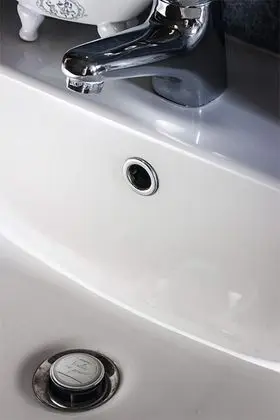 Oda, 2 Tek Kişilik Yatak, Ortak Banyo