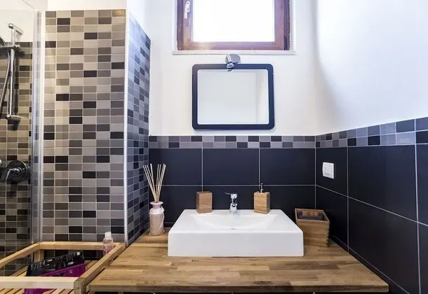 Dört Kişilik Oda, Özel Banyo