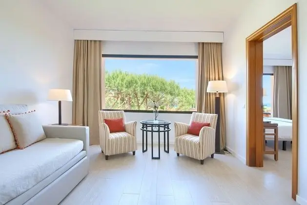 Senior Süit (3 Adults + 2 Children)