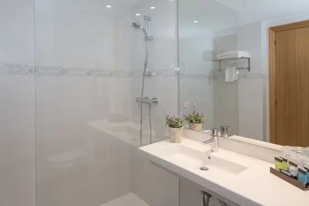 Tek Büyük Yataklı Oda, Teras, Deniz Manzaralı