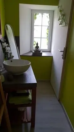 Standard Tek Büyük Yataklı Oda, Özel Banyo, Avlu Manzaralı (Chambre Evasion)