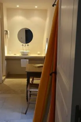 Tek Büyük Yataklı Oda (Bonnieux)