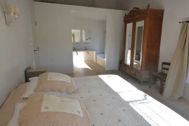 Tek Büyük Yataklı Oda (Loumarin)