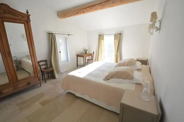 Tek Büyük Yataklı Oda (Loumarin)