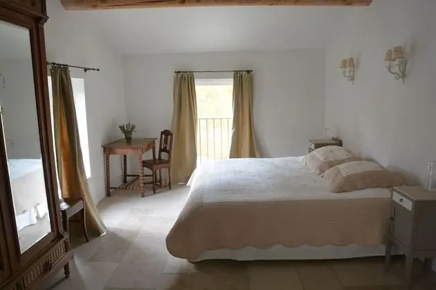 Tek Büyük Yataklı Oda (Loumarin)