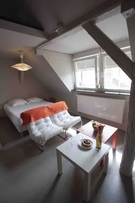 Stüdyo, Banyolu/Duşlu, Avlu Manzaralı