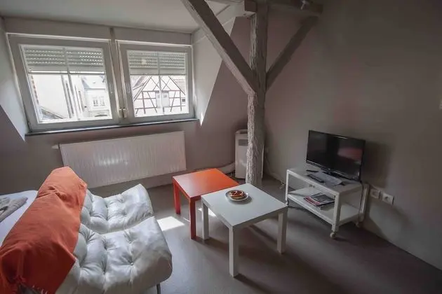 Stüdyo, Banyolu/Duşlu, Avlu Manzaralı