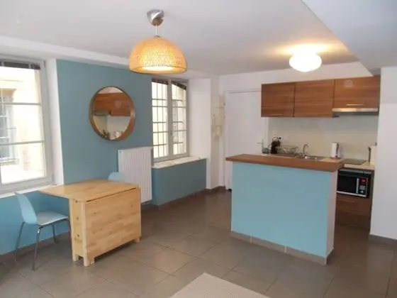 Family Ev, Banyolu/Duşlu, Avlu Manzaralı (Cote Cour)