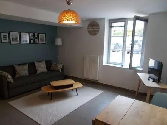 Family Ev, Banyolu/Duşlu, Avlu Manzaralı (Cote Cour)