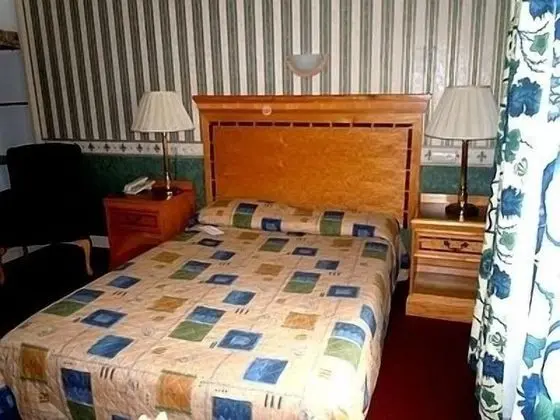 Standard Tek Büyük Yataklı Oda