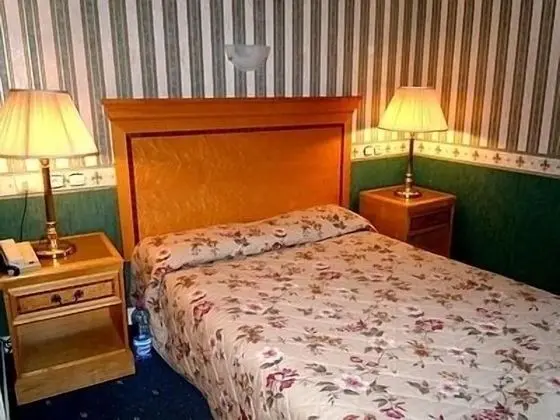 Standard Tek Büyük Yataklı Oda