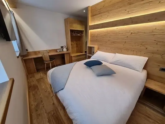 Comfort Tek Büyük veya İki Ayrı Yataklı Oda, Banyolu/Duşlu (Calore)