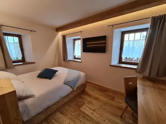 Comfort Tek Büyük veya İki Ayrı Yataklı Oda, Banyolu/Duşlu (Calore)