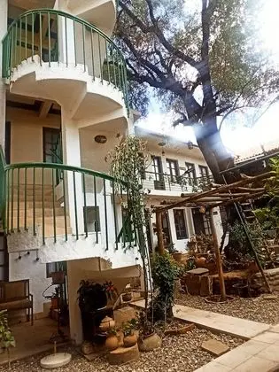 Traditional Tek Büyük Yataklı Oda