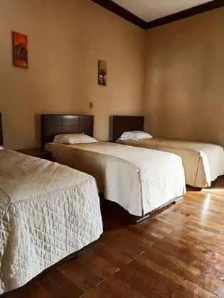 Traditional Üç Kişilik Oda