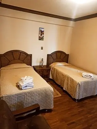 Traditional Üç Kişilik Oda