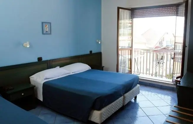 Deluxe Tek Büyük Yataklı Oda, Balkon, Deniz Manzaralı
