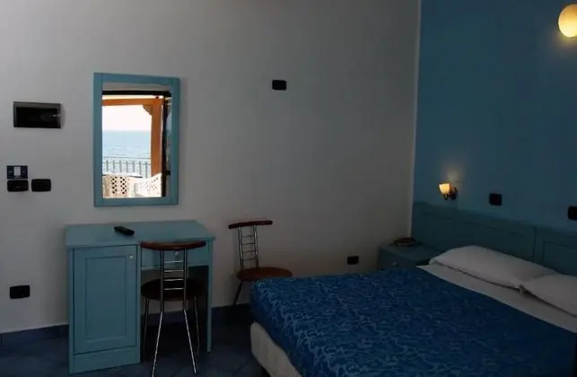 Deluxe Tek Büyük Yataklı Oda, Deniz Manzaralı