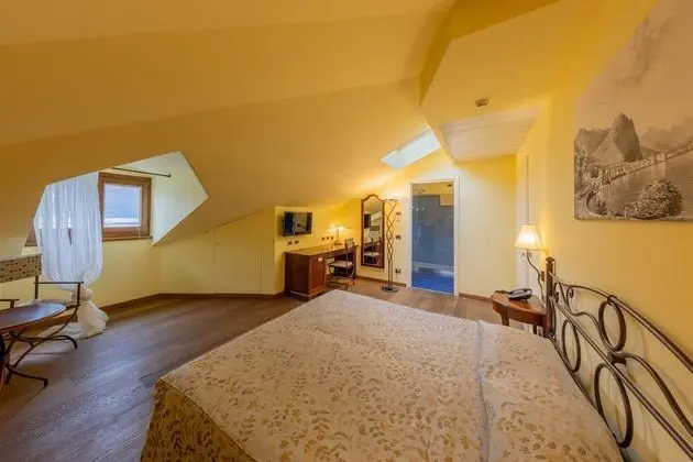 Çatı Katı (Loft), Göl Manzaralı