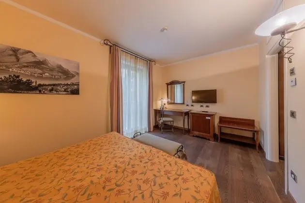 Standard Tek Büyük Yataklı Oda (Street side)