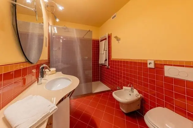 Tek Büyük Yataklı Oda, Balkon, Göl Manzaralı