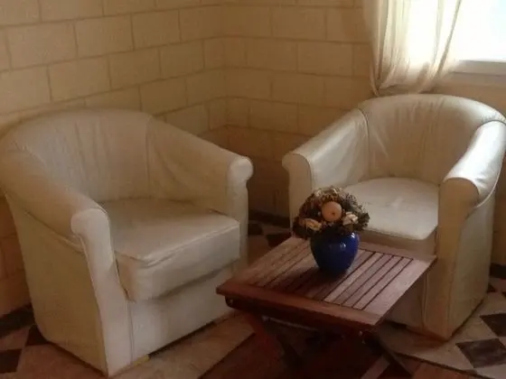 Kır Evi, Banyolu/Duşlu (Les Pieds dans l'Eau)
