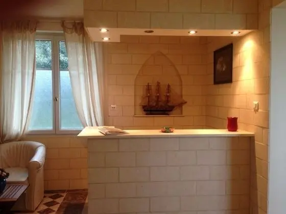 Kır Evi, Banyolu/Duşlu (Les Pieds dans l'Eau)