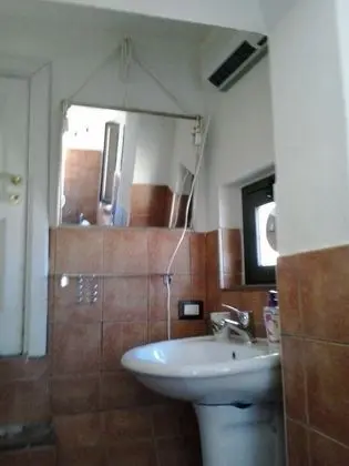 Tek Büyük Yataklı Oda, Ortak Banyo