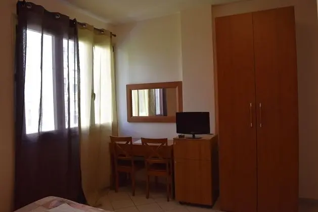 Basic Tek Büyük Yataklı Oda