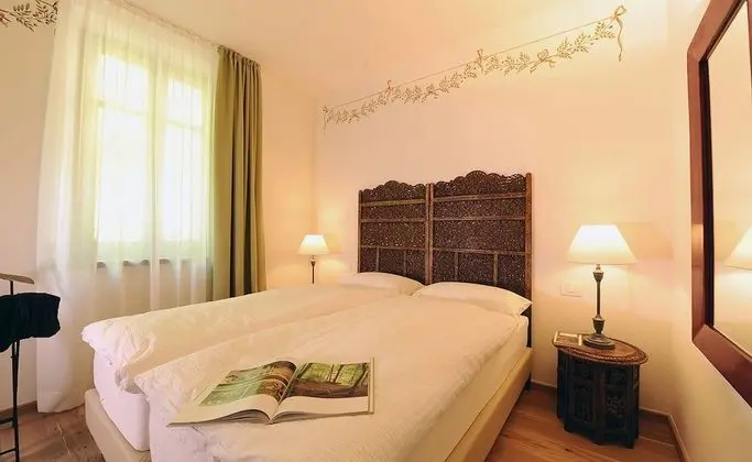 Classic Tek Büyük veya İki Ayrı Yataklı Oda