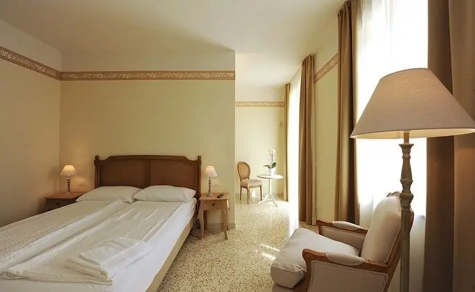 Classic Tek Büyük veya İki Ayrı Yataklı Oda, Bahçe Manzaralı