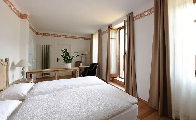 Superior Tek Büyük veya İki Ayrı Yataklı Oda