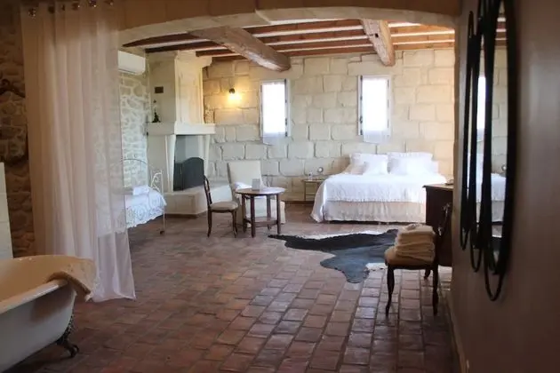 Tek Büyük Yataklı Oda (Michel-Ange)