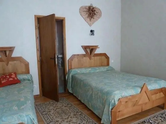 Üç Kişilik Oda (Merisier)