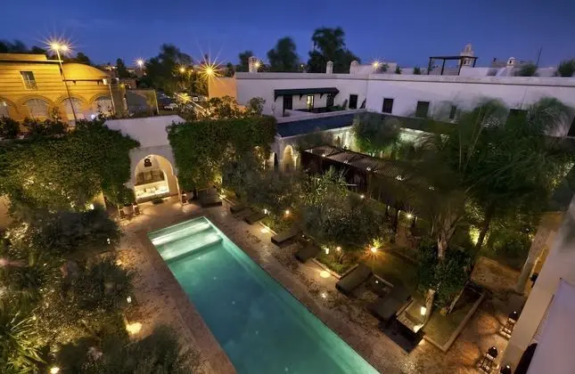 Süit, Havuz Manzaralı, Bahçeli