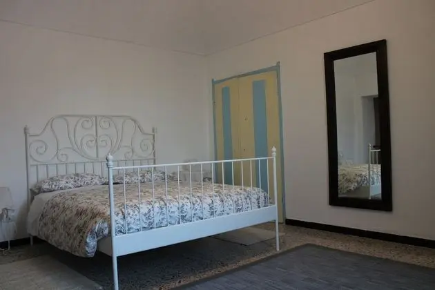 Dört Kişilik Oda, Tepe Manzaralı
