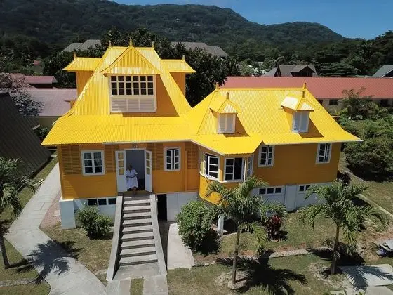 Yellow House - Adults Only