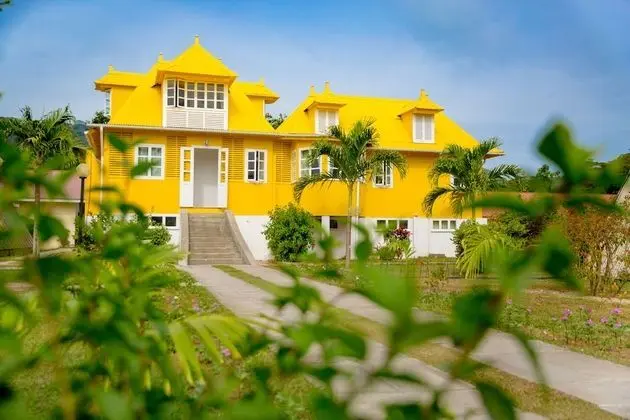 Yellow House - Adults Only