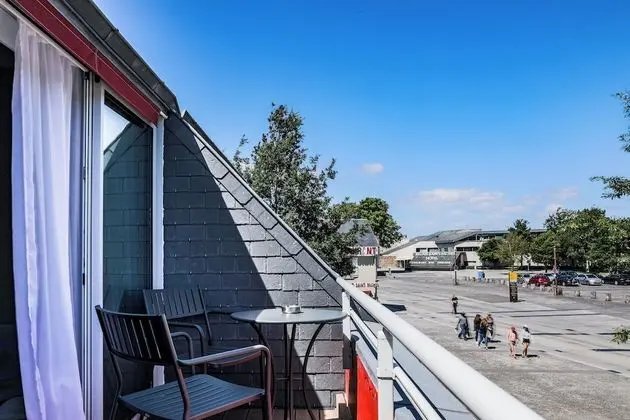 Tek Büyük veya İki Ayrı Yataklı Oda, Balkon