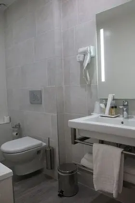 Üç Kişilik Oda