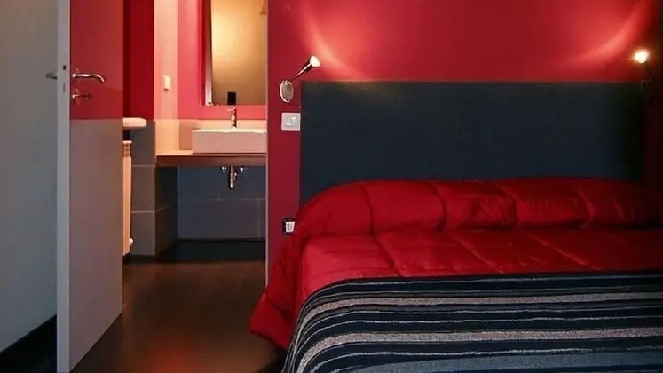 Tek Büyük Yataklı Oda, Banyolu/Duşlu