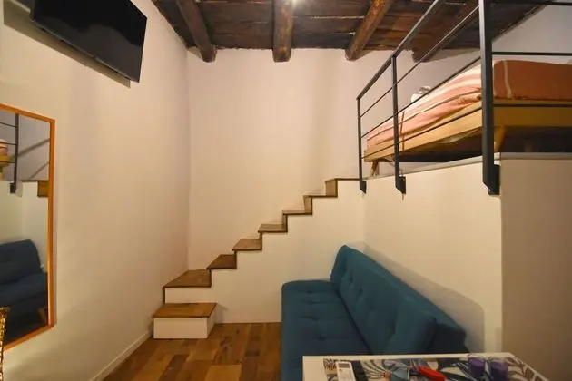 Family Oda, 1 Büyük (Queen) Boy Yatak ve Çekyat, Mutfak, Avlu