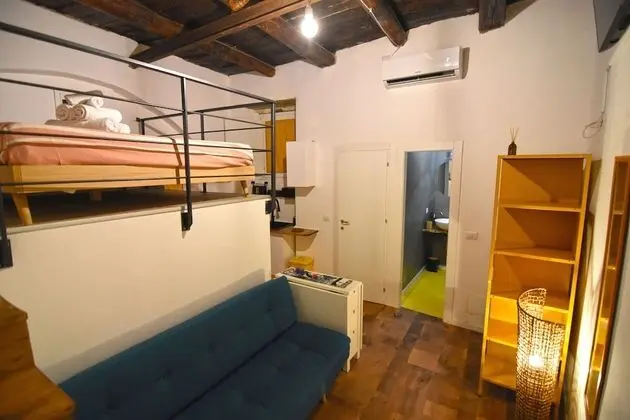 Family Oda, 1 Büyük (Queen) Boy Yatak ve Çekyat, Mutfak, Avlu