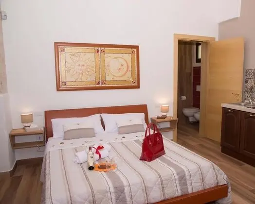 Superior Tek Büyük Yataklı Oda, Özel Banyo, Avlu Manzaralı