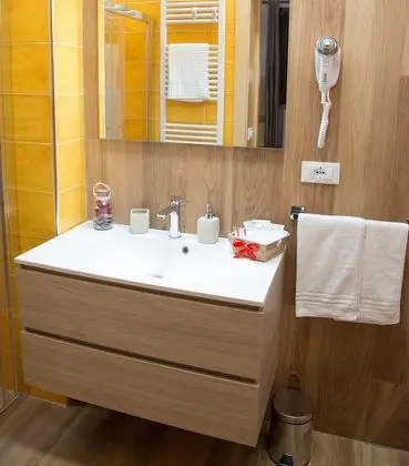 Superior Tek Büyük Yataklı Oda, Özel Banyo, Avlu Manzaralı
