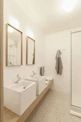 Deluxe Tek Büyük Yataklı Oda (Numisia)